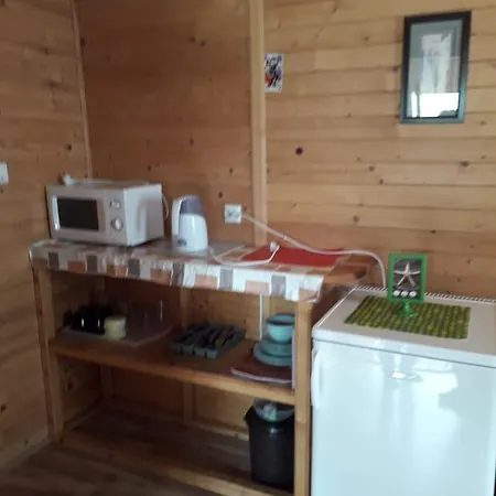 Domki Letniskowe I Pokoje *